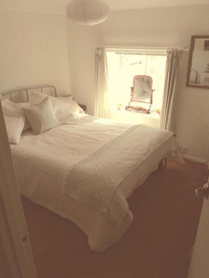 Number Five Apartment Abbotsbury Exterior photo